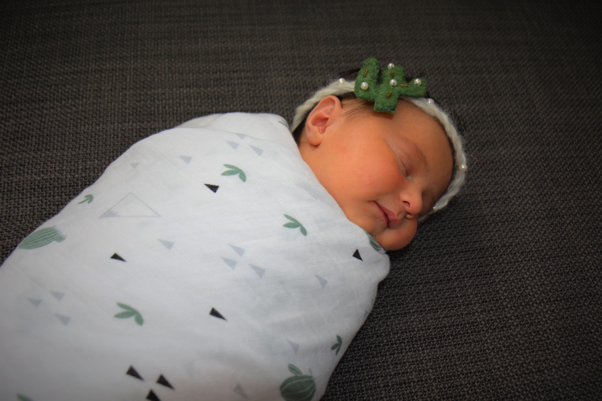 How to swaddle your newborn
