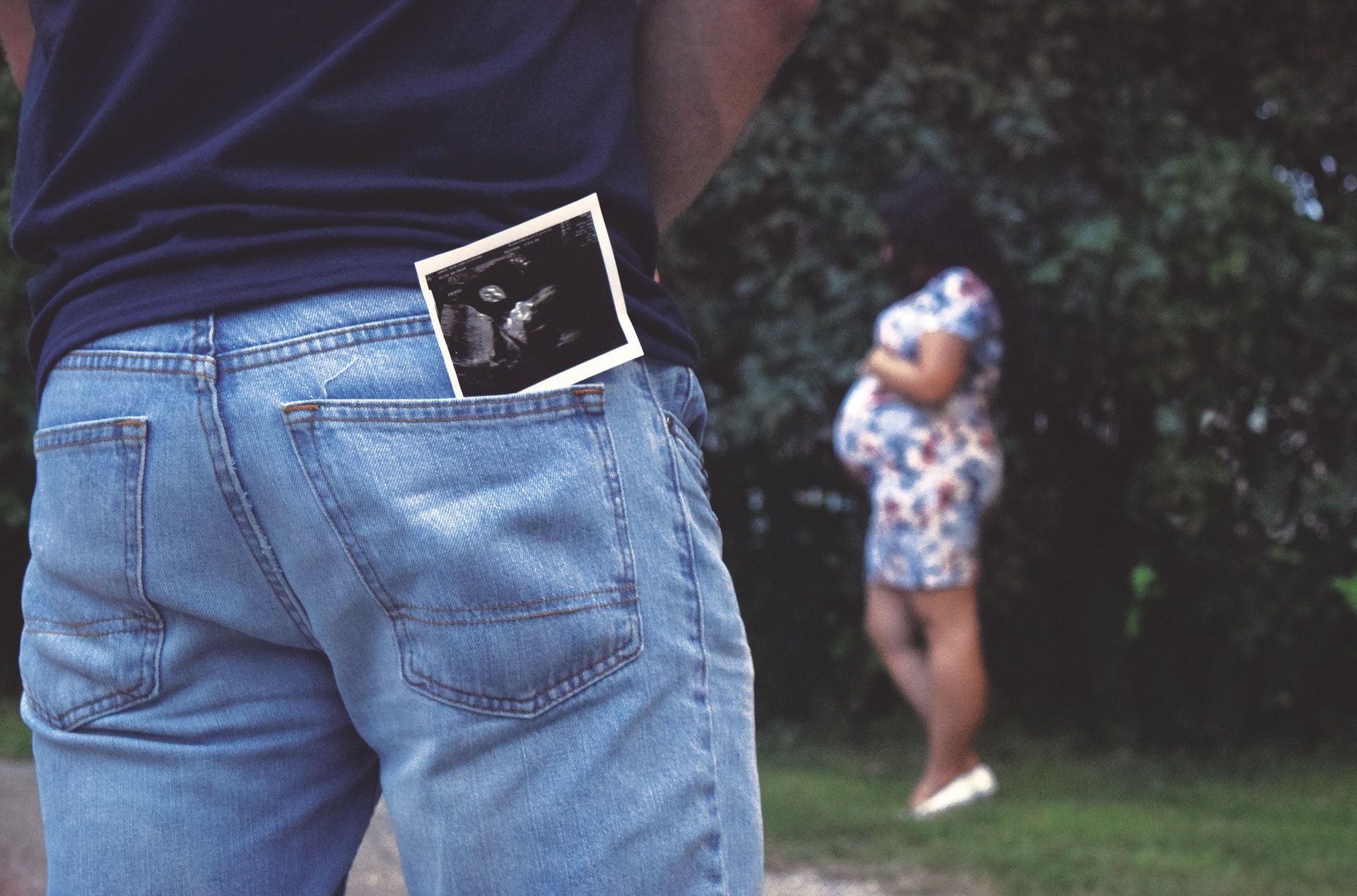 Pregnancy Announcement for Parents Phot Shoot Idea