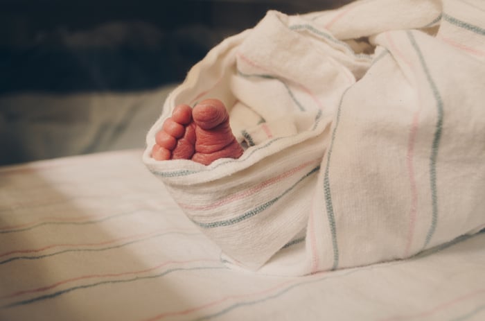 baby registry must haves: sleep sacks or swaddles