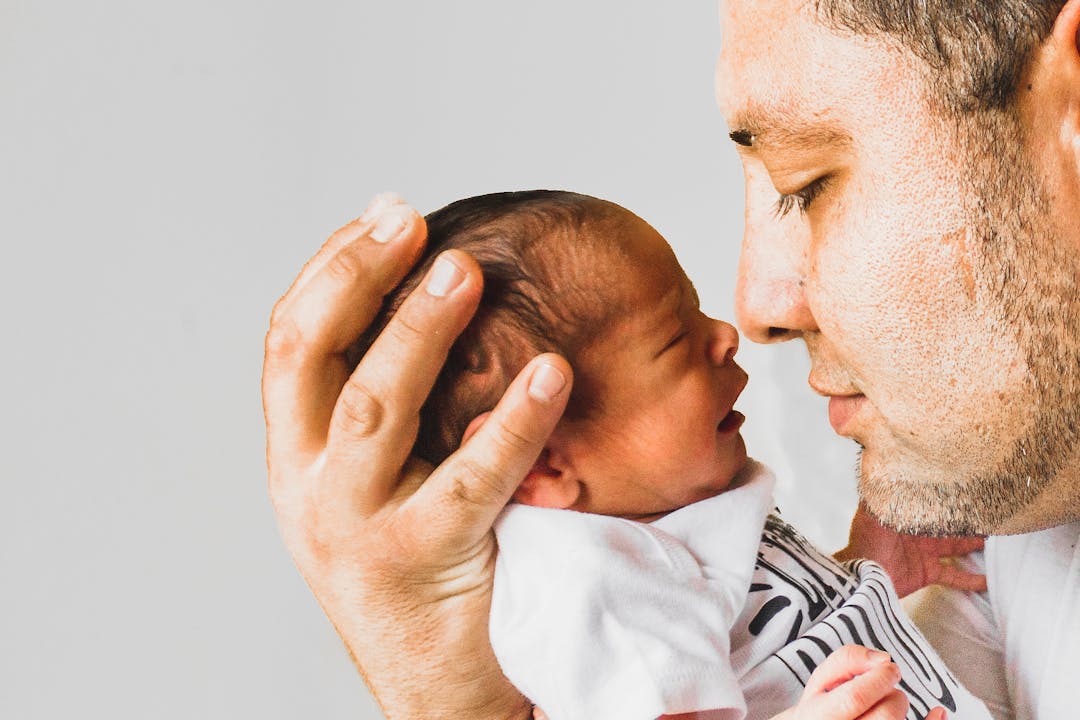 10 Must-Have Essentials for New Dad's Hospital Bag A Comprehensive Guide in 2024
