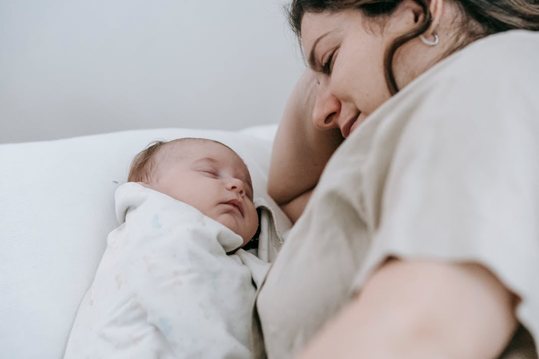 10 Ways to Improve Mother-Infant Bonding